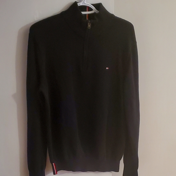 Tommy Hilfiger Sweater (Large) - Picture 1 of 2